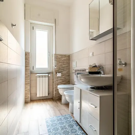 Avio&gold Confort アパート